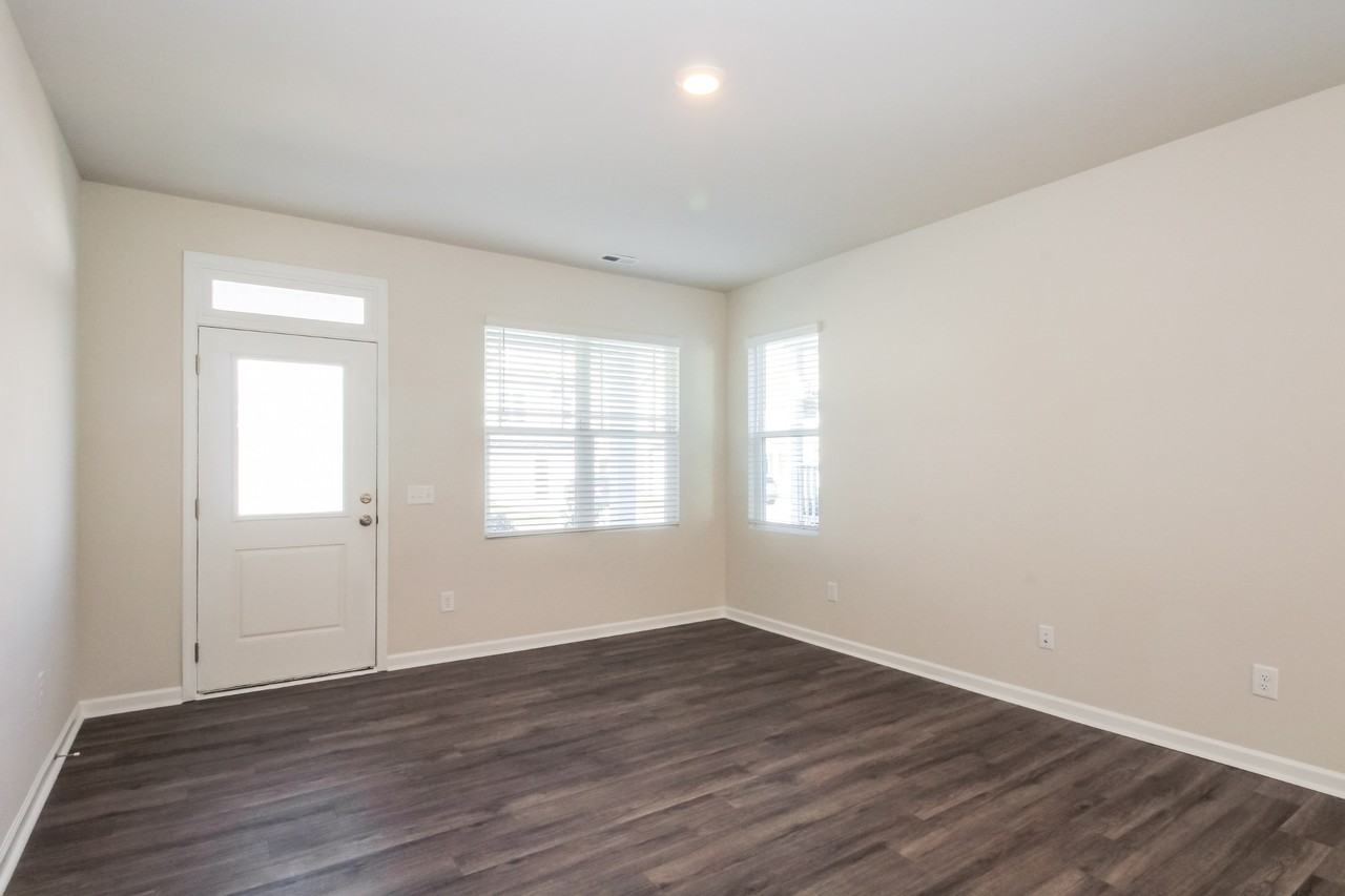 1532 1532 Corbett St - Photo 5 of 16