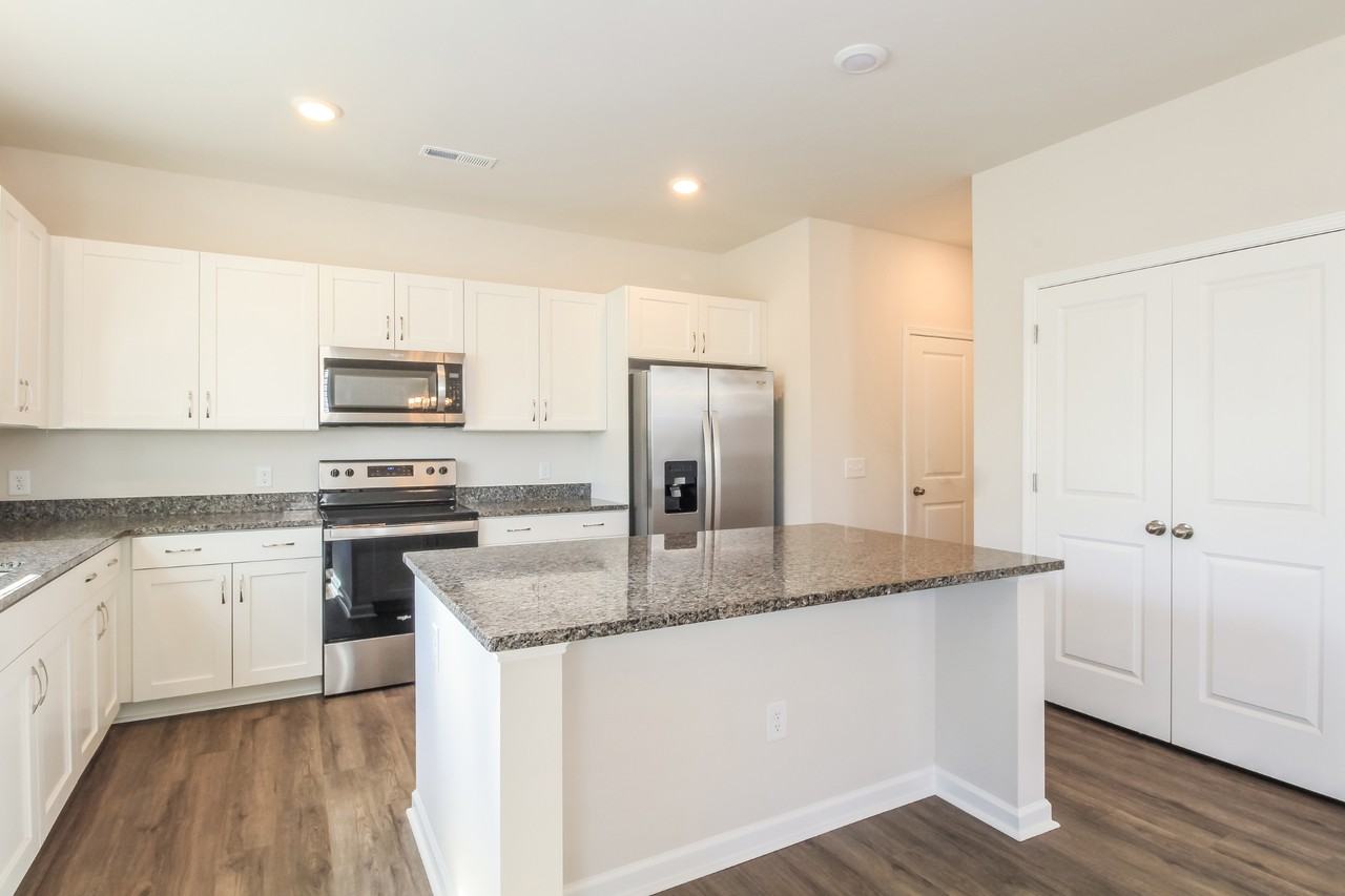 1532 1532 Corbett St - Photo 7 of 16