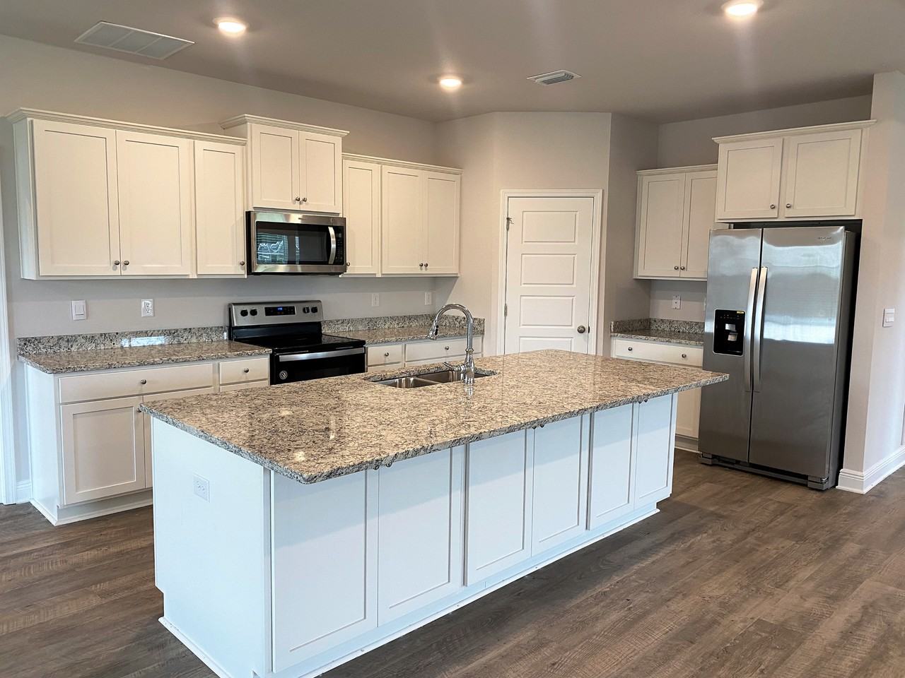 104 London Cir - Photo 7 of 22