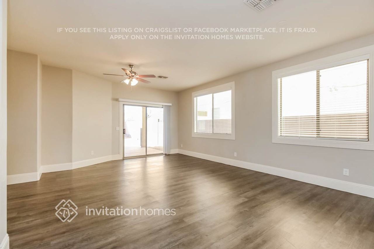 3713 W Glass Ln - Photo 3 of 17