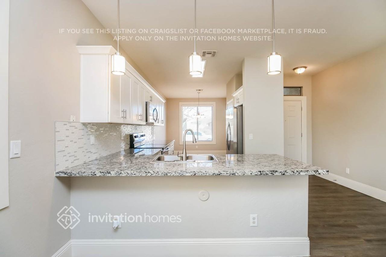3713 W Glass Ln - Photo 7 of 17