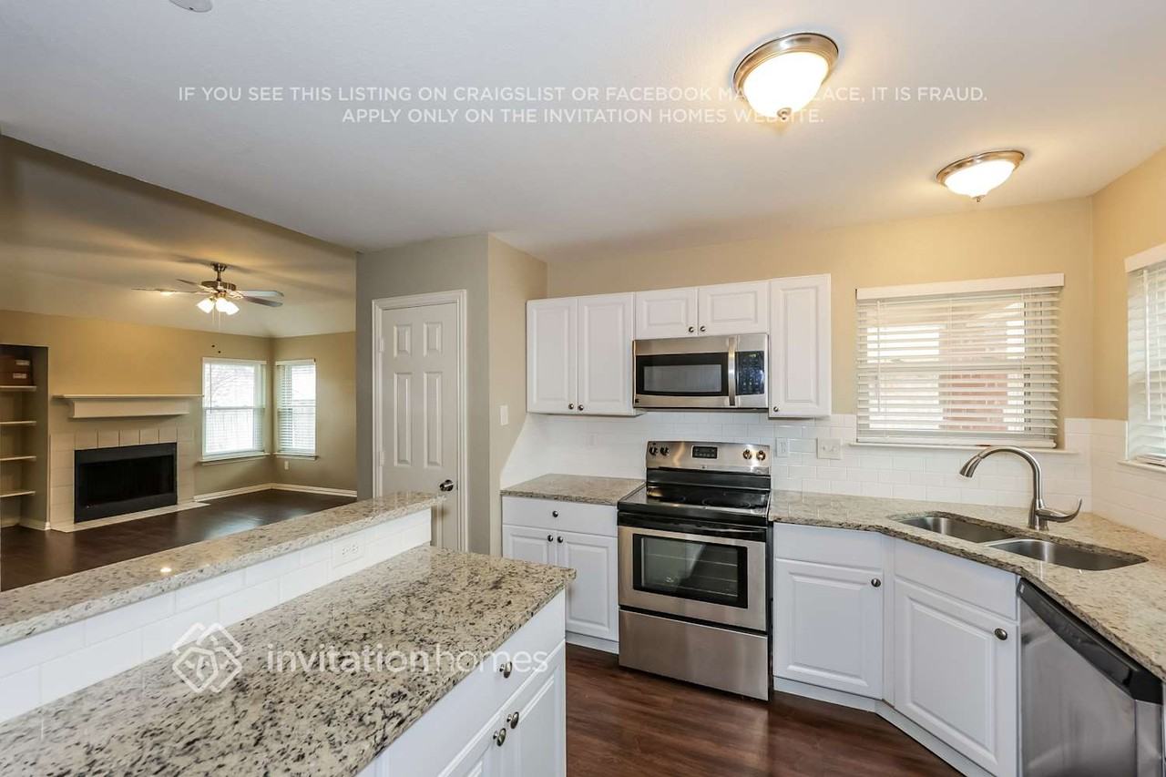 2309 Brookview Dr - Photo 7 of 17