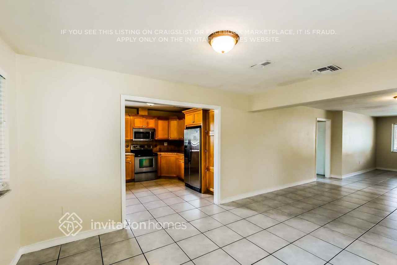 6740 Sw 10th Ct - Photo 5 of 17