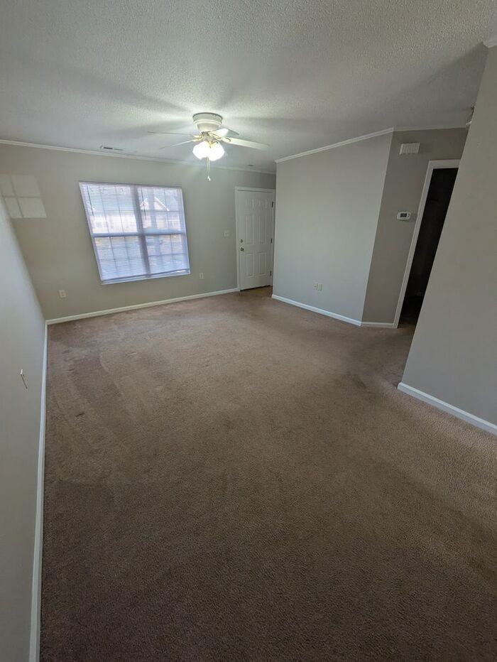 674 W 13th St - Photo 2 of 9