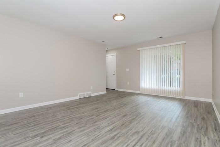 11252 Pippin Rd - Photo 2 of 10