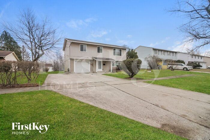 1039 Abbot Ln - Photo 2 of 15