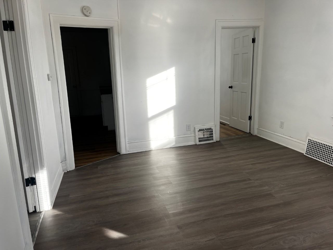 1418 Ontario Ave - Photo 2 of 20