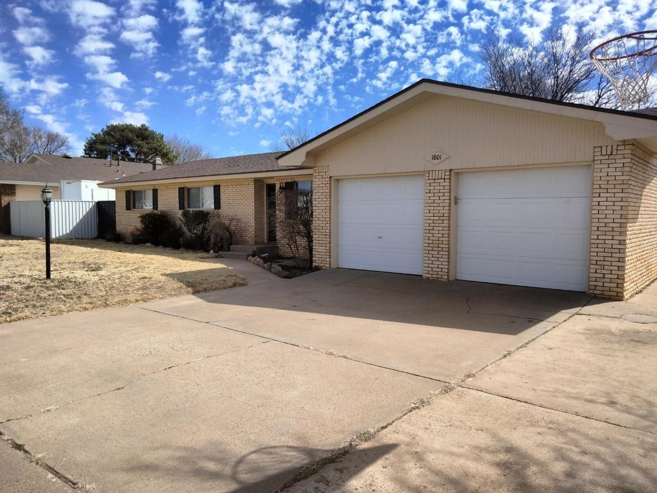 1801 Glenarm Dr - Photo 2 of 10