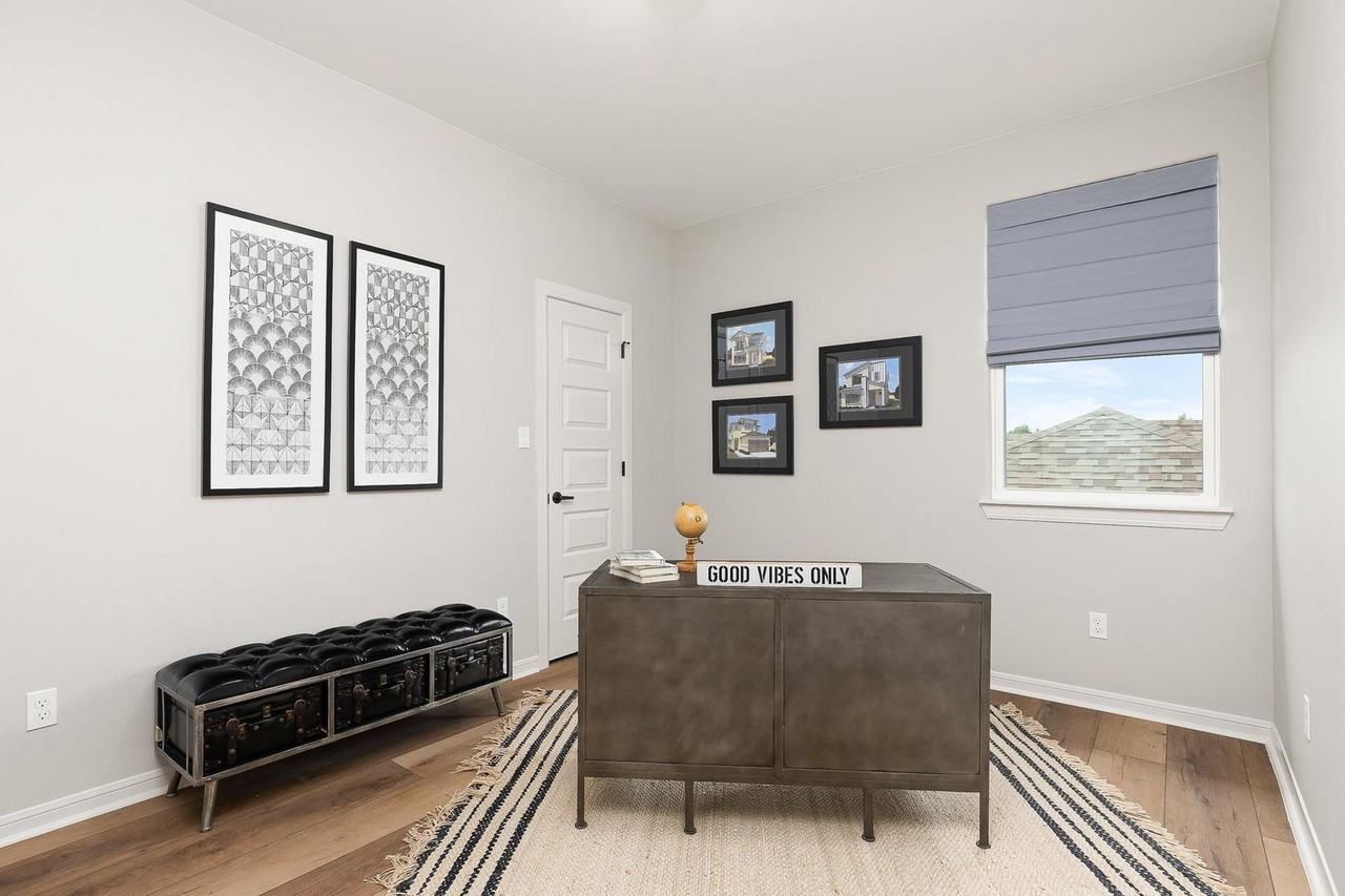 10320 N 15th St - Photo 4 of 11