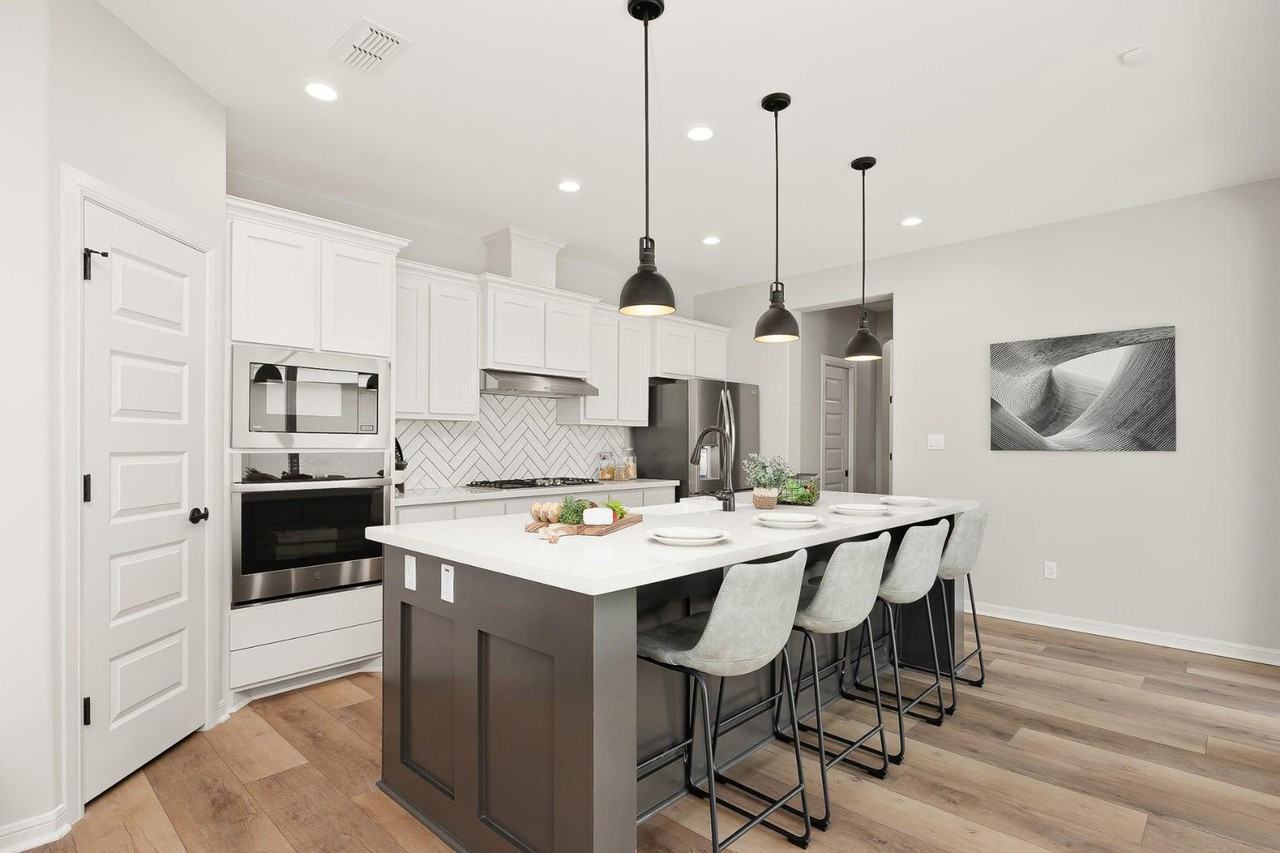 10320 N 15th St - Photo 6 of 11