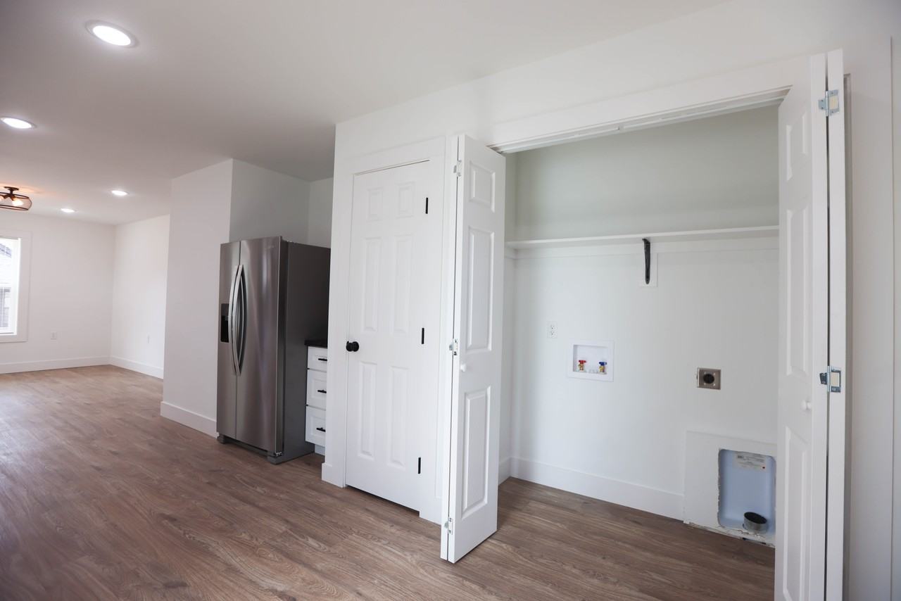 313 Douglas St #NA - Photo 5 of 13