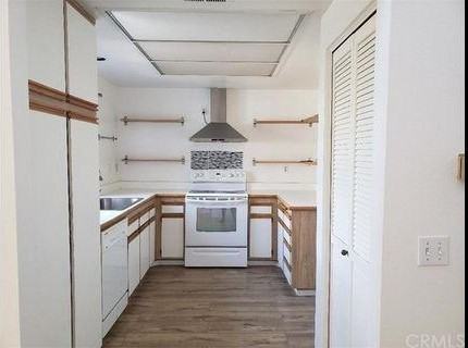 16500 Stonehaven Ct #47 - Photo 2 of 8