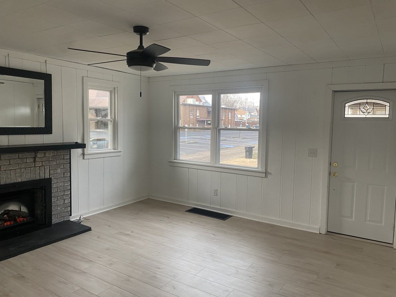 215 E 2nd St Rear #NA - Photo 3 of 6