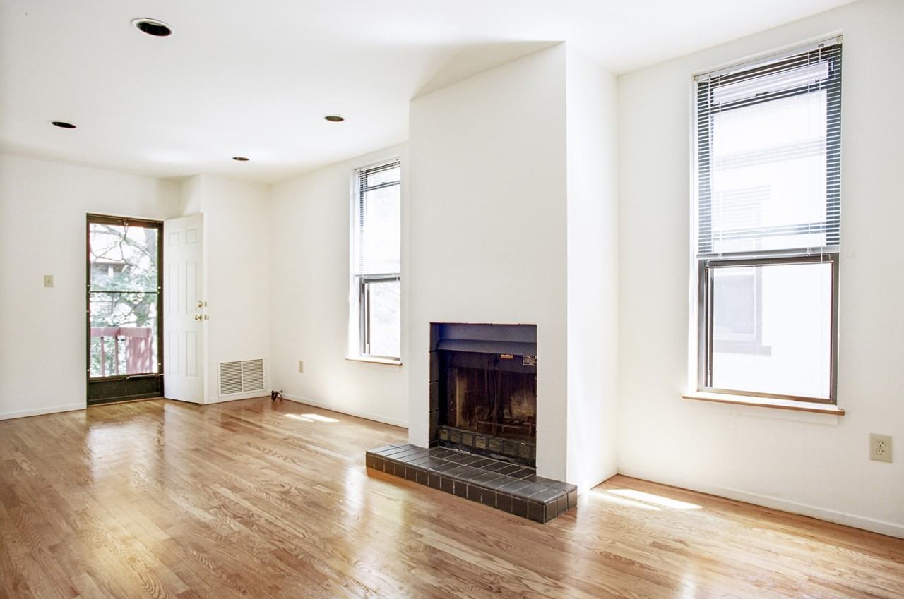 6327 Howe St #3 - Photo 2 of 5