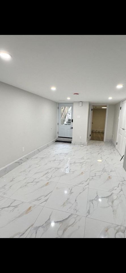 687 Markham St - Photo 2 of 7