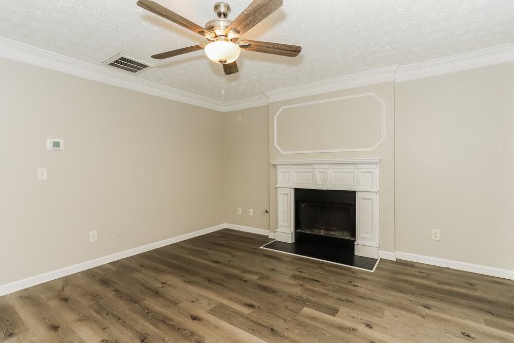 3830 Riverside Pkwy - Photo 6 of 17