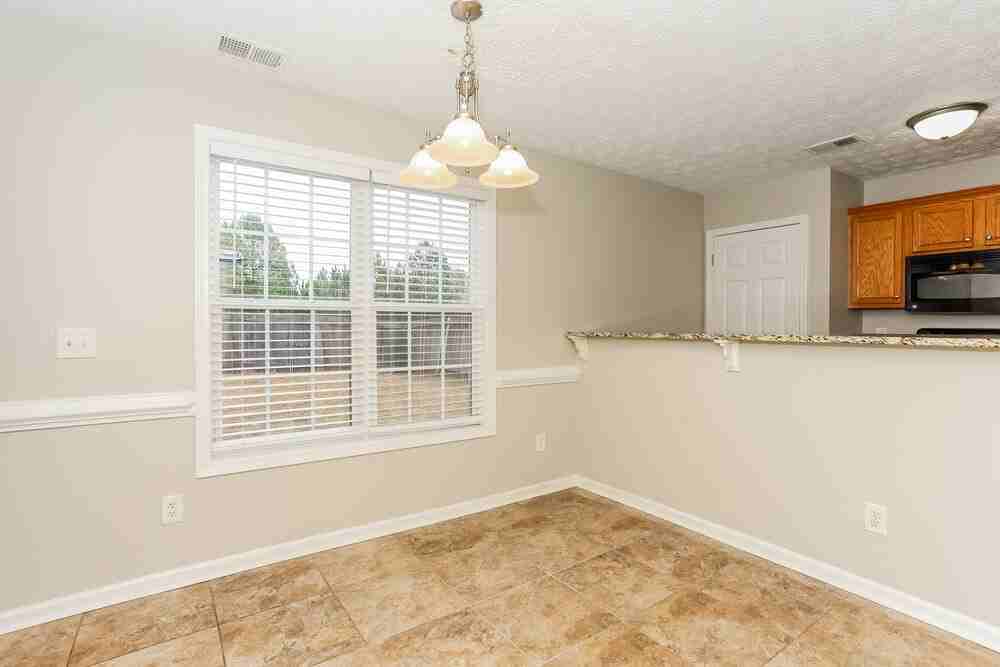 3830 Riverside Pkwy - Photo 7 of 17