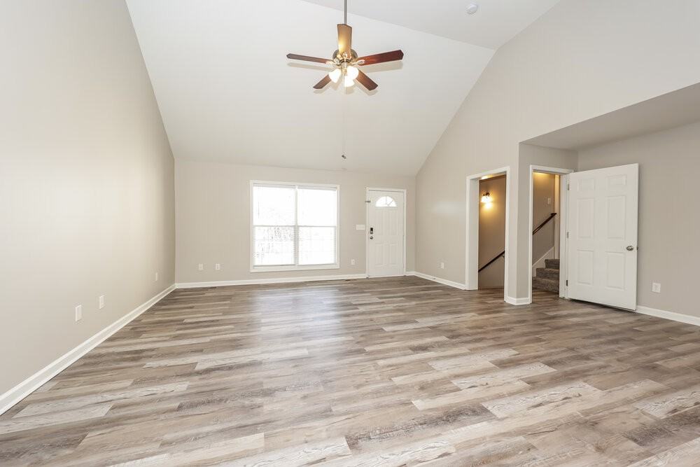 2920 Bragg Ct - Photo 4 of 17