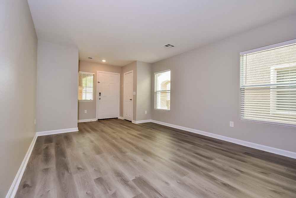 2404 Cockatiel Dr - Photo 4 of 17