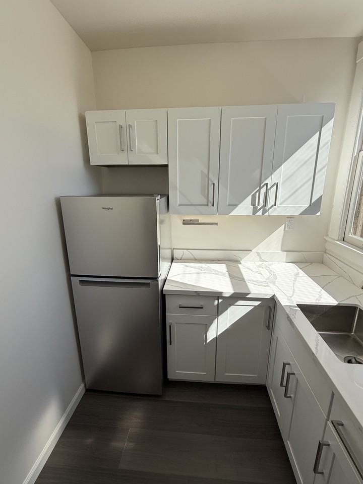 1067 Valencia Street #12 - Photo 4 of 10