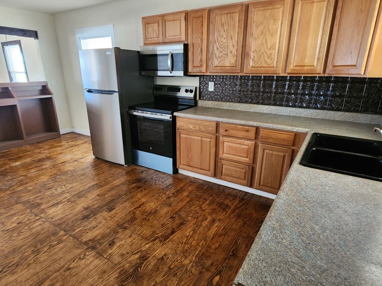 1232 Vine Street - Photo 3 of 11