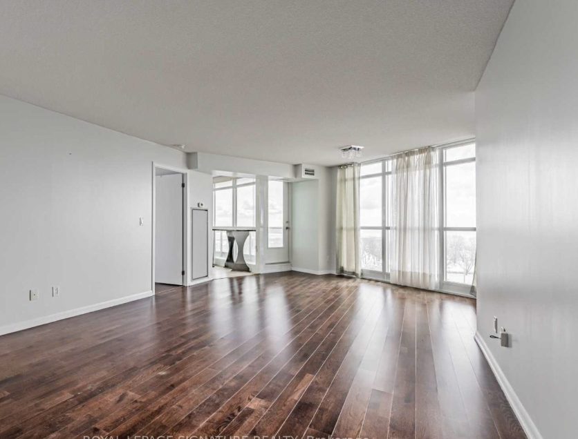 215 Fort York Boulevard - Photo 3 of 10