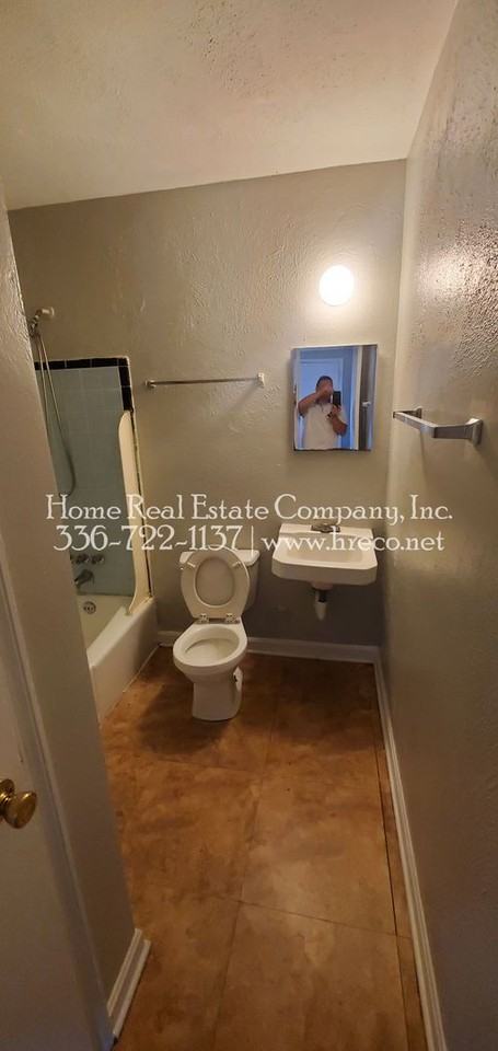 603 W 23rd St #C - Photo 6 of 7