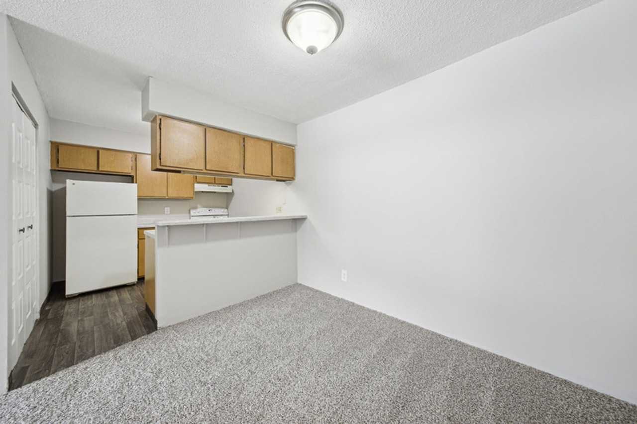 Fox Grove Apartments - Photo 3 of 22