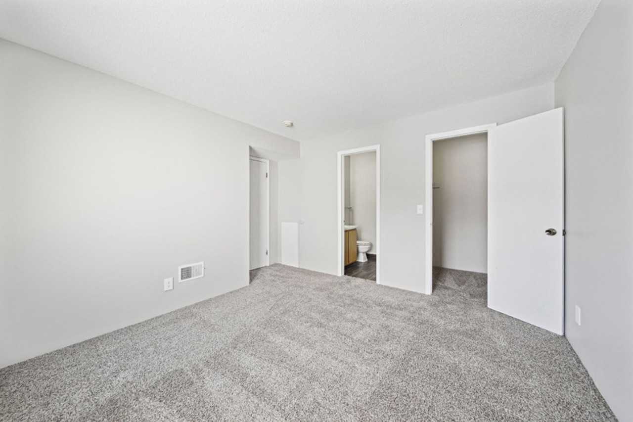 Fox Grove Apartments - Photo 3 of 22