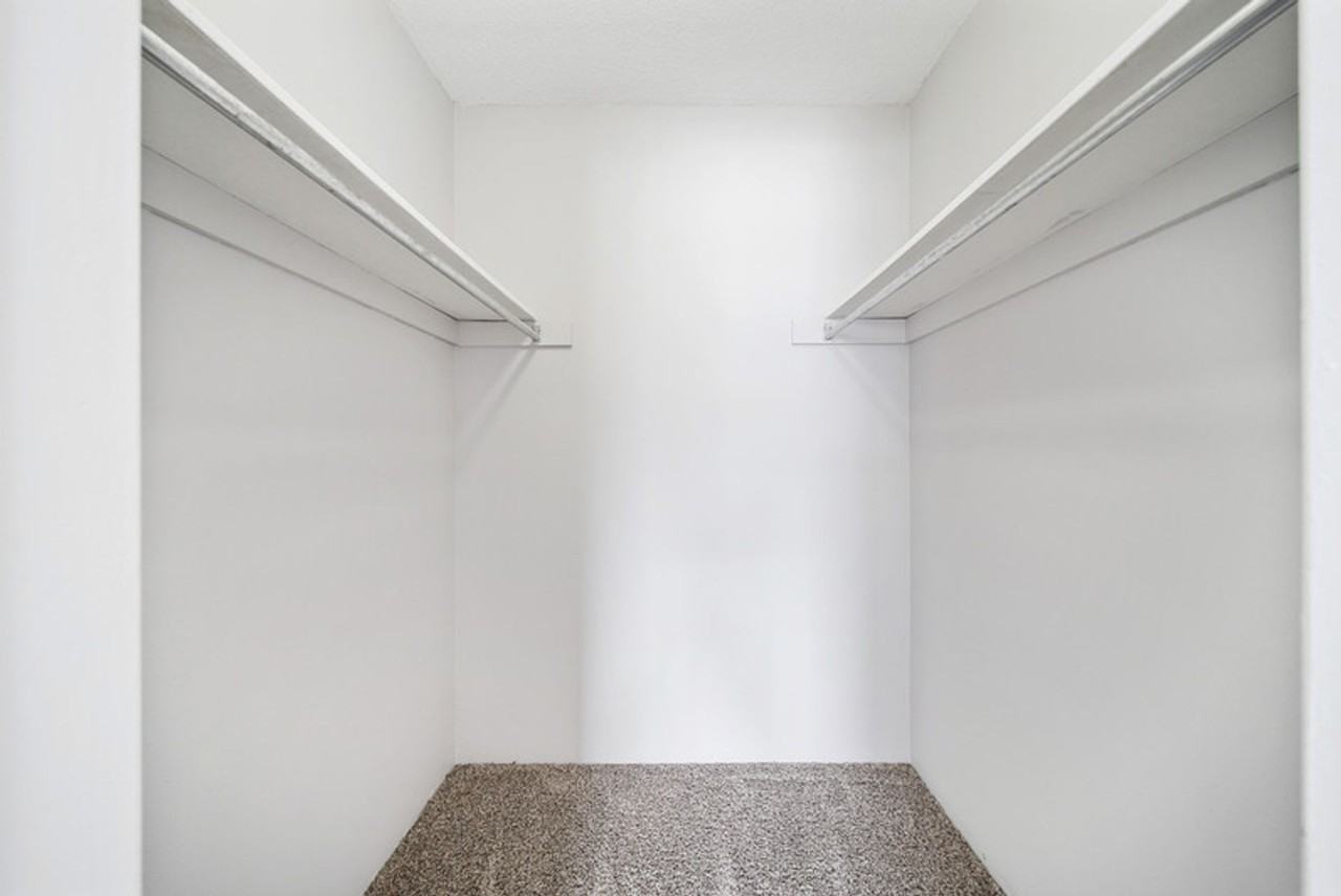 Fox Grove Apartments - Photo 4 of 22