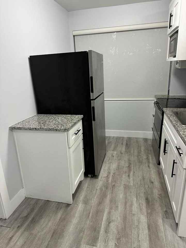 1639 Madison - Photo 2 of 33