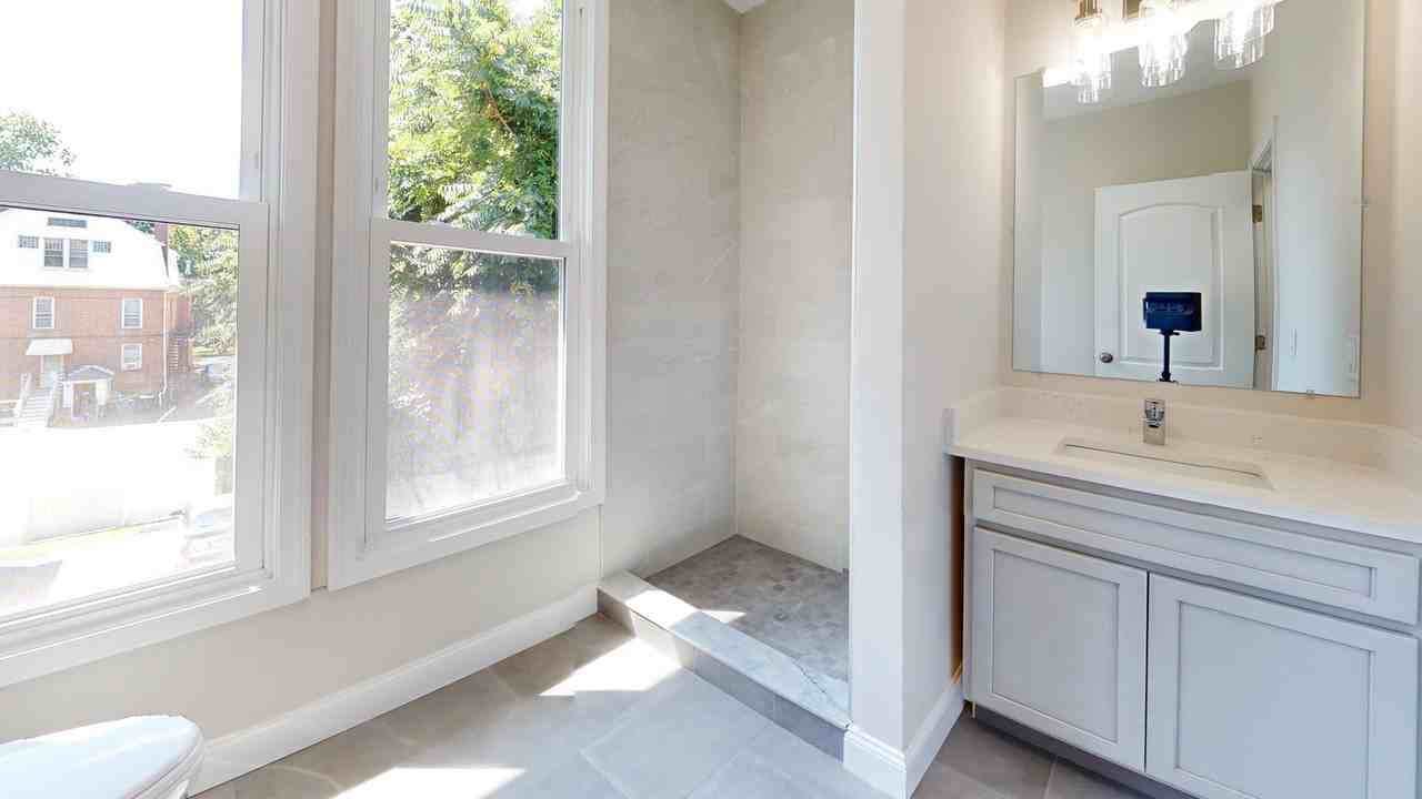 140 Cottage St - Photo 4 of 28