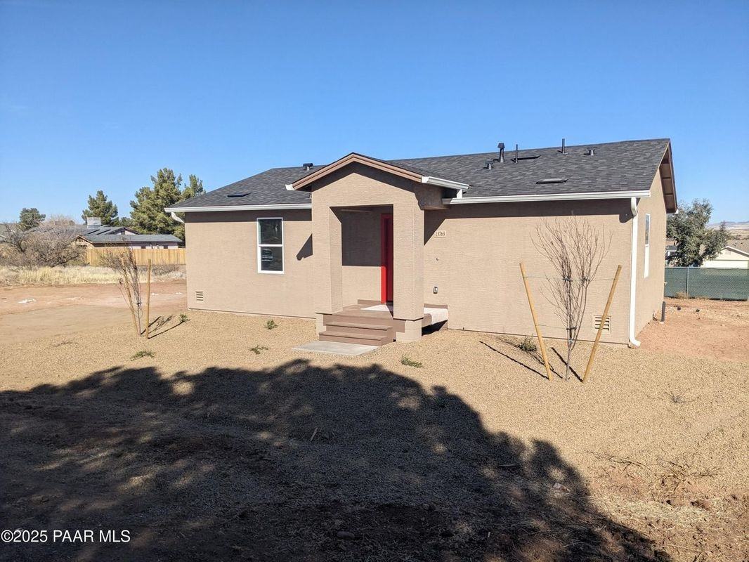 15763 S Maverick Trl - Photo 2 of 6