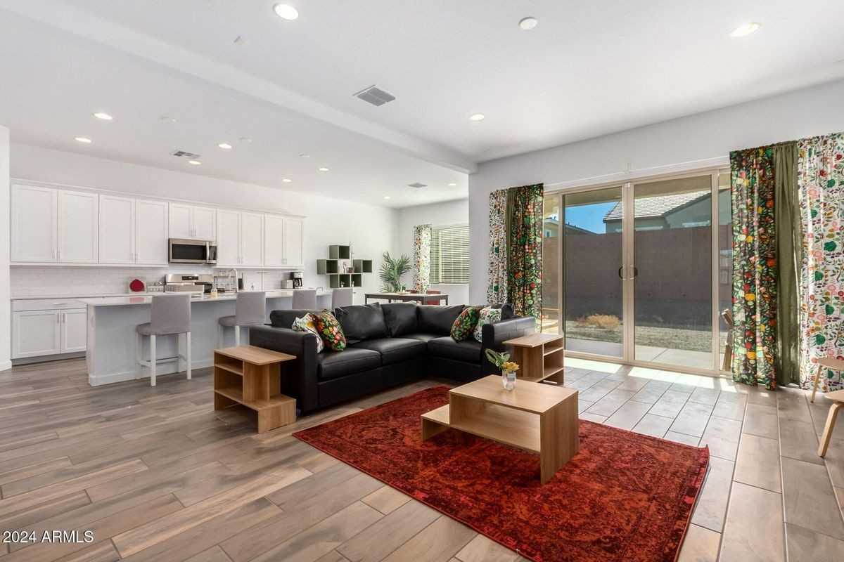 4015 W Mcneil St - Photo 3 of 13