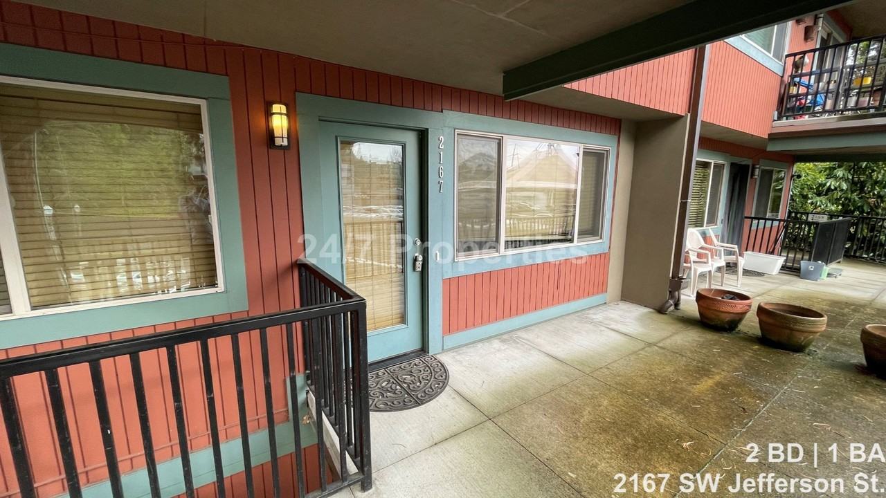2167 Sw Jefferson St - Photo 2 of 13