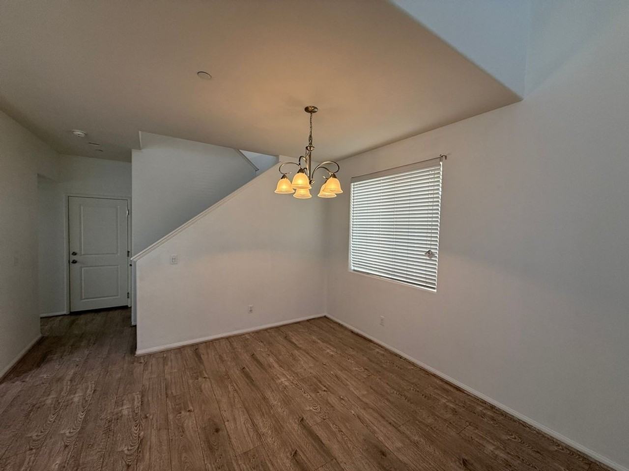 1945 Celebration Ave - Photo 5 of 19