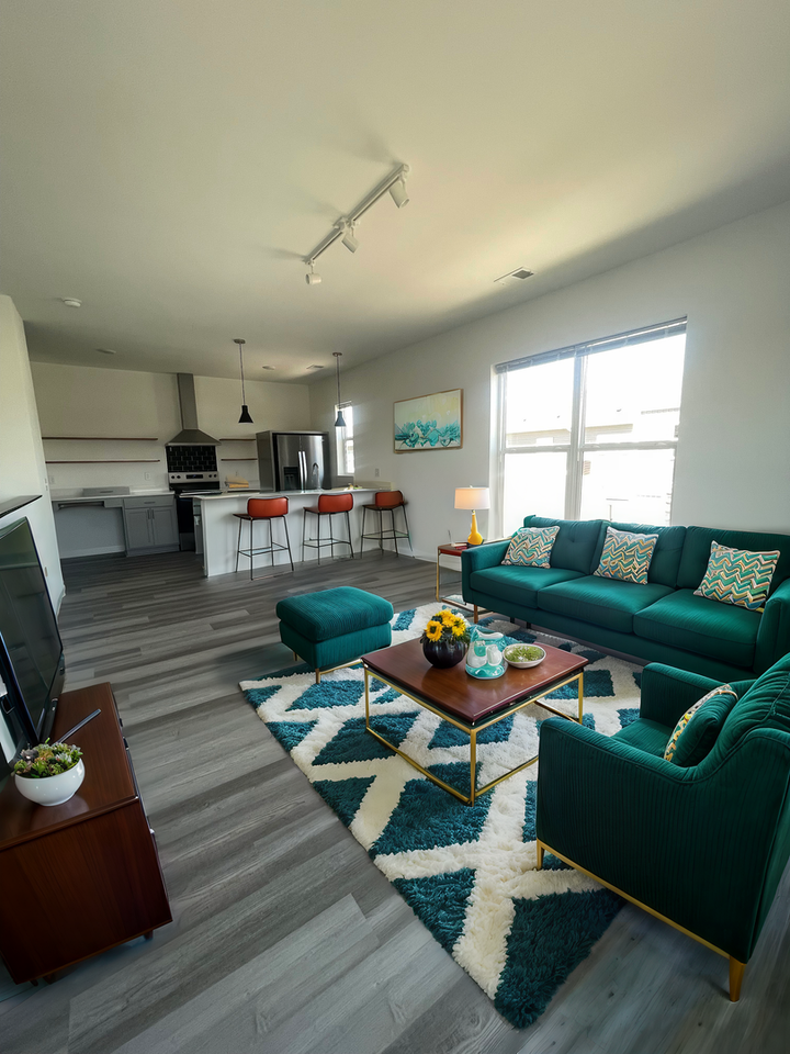 Point Gardens Apartments - Photo 6 of 23