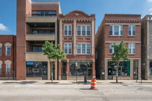 2138 W Chicago Ave #3R - Photo 1 of 1