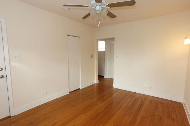 4411 N Kenneth Ave #1A - Photo 6 of 11