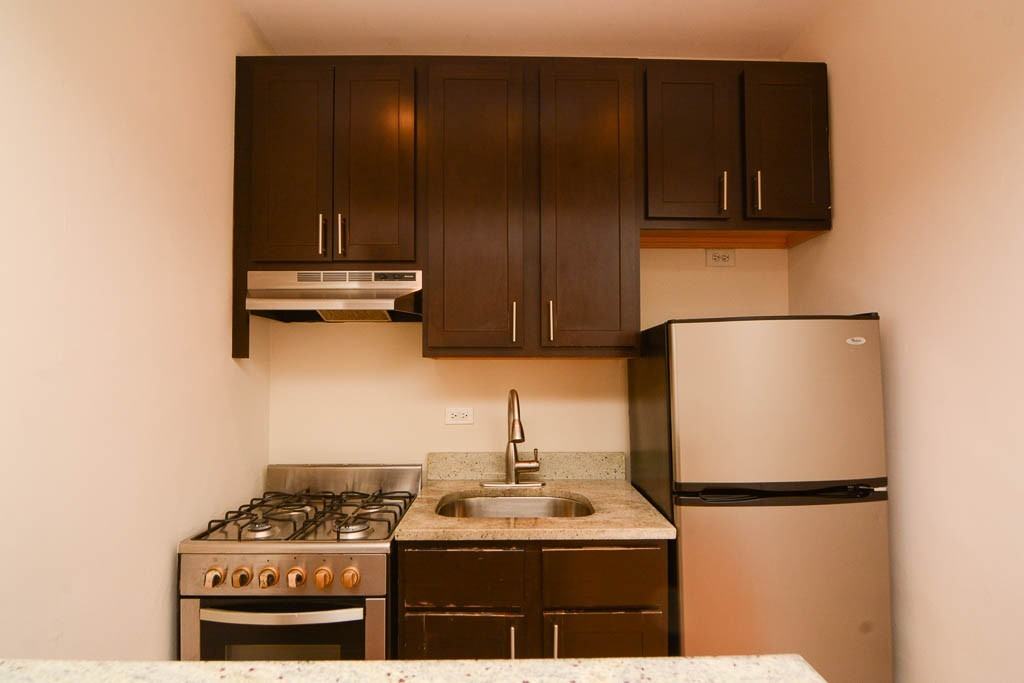 4614 N Paulina St #412 - Photo 2 of 20