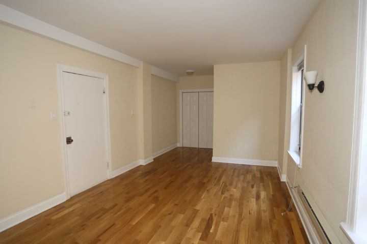 1347 N Dearborn St #504 - Photo 5 of 15