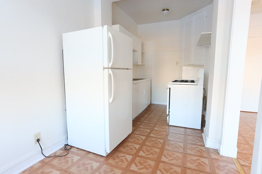 2244 W Wilson Ave #308 - Photo 3 of 11