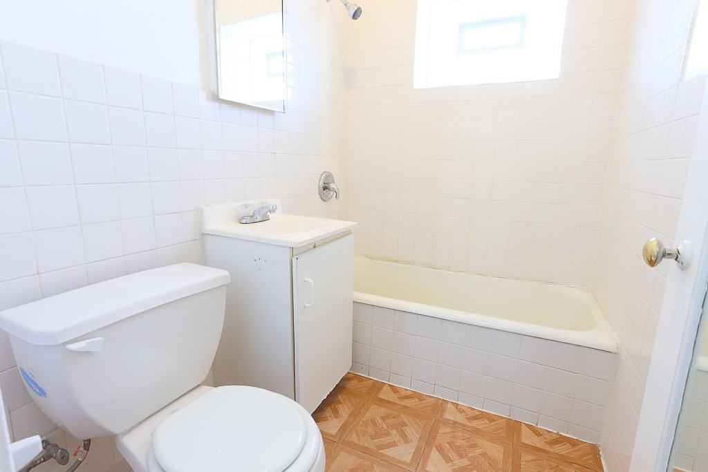 2244 W Wilson Ave #308 - Photo 7 of 11