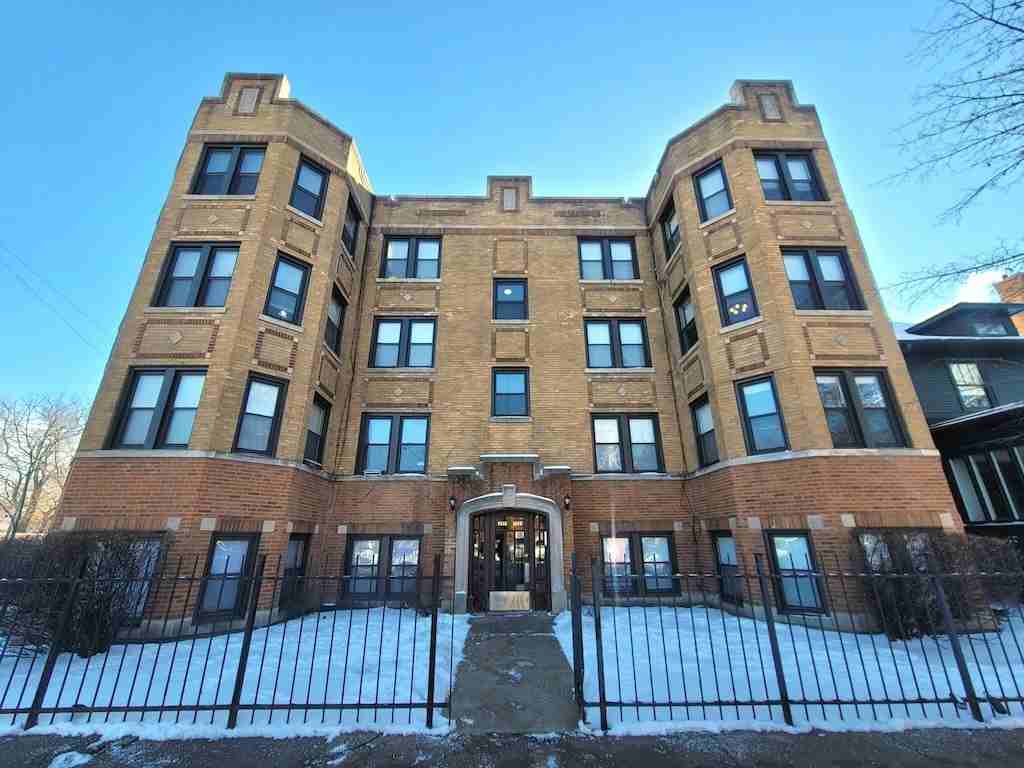 4226 N Clark St #1