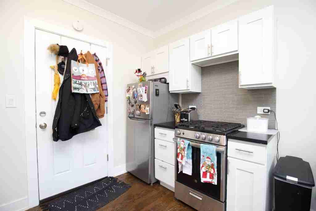 4226 N Clark St #1 - Photo 4 of 18