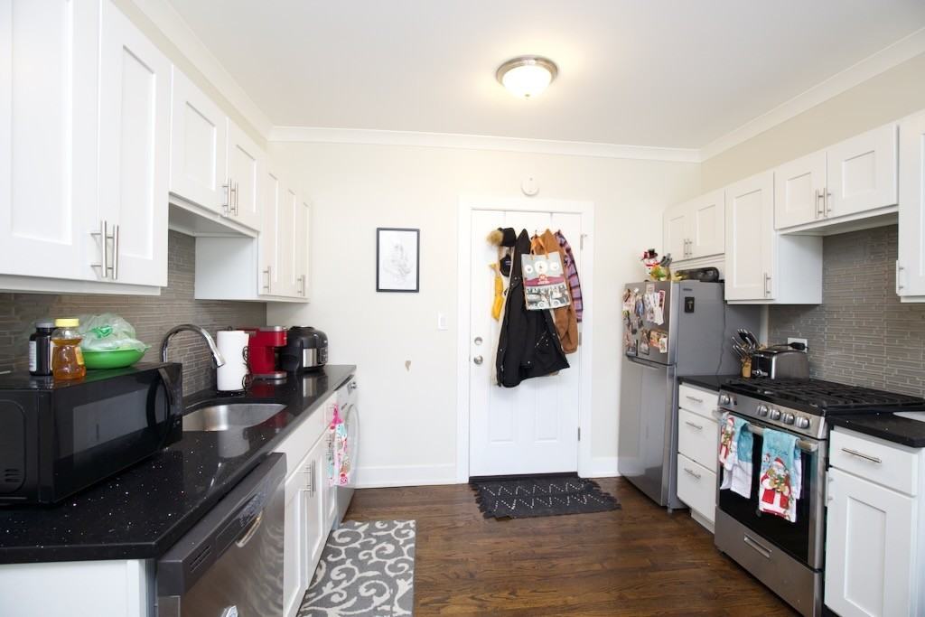 4226 N Clark St #1 - Photo 5 of 18