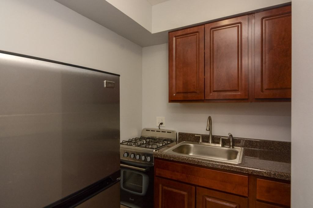 1040 W Hollywood Ave #320 - Photo 7 of 20