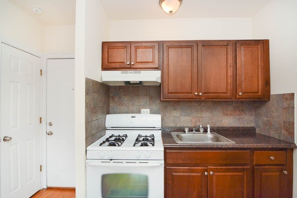 2737 N Spaulding Ave #309 - Photo 3 of 18