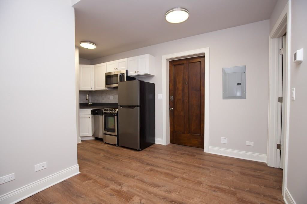 640 W Wrightwood Ave #115 - Photo 7 of 20