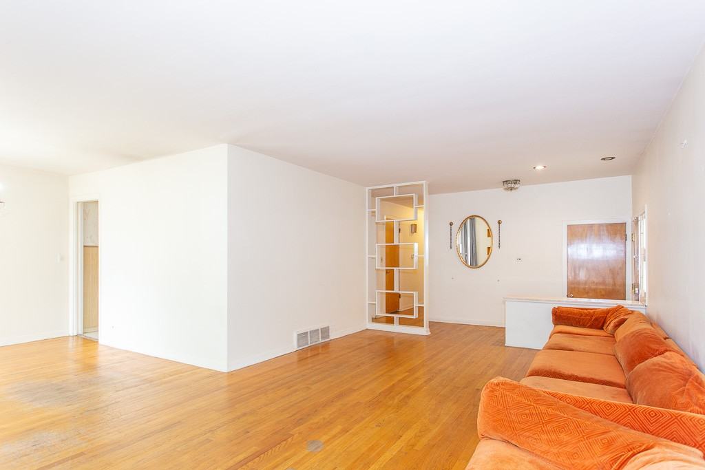 7407 North California Avenue #SFH - Photo 5 of 21